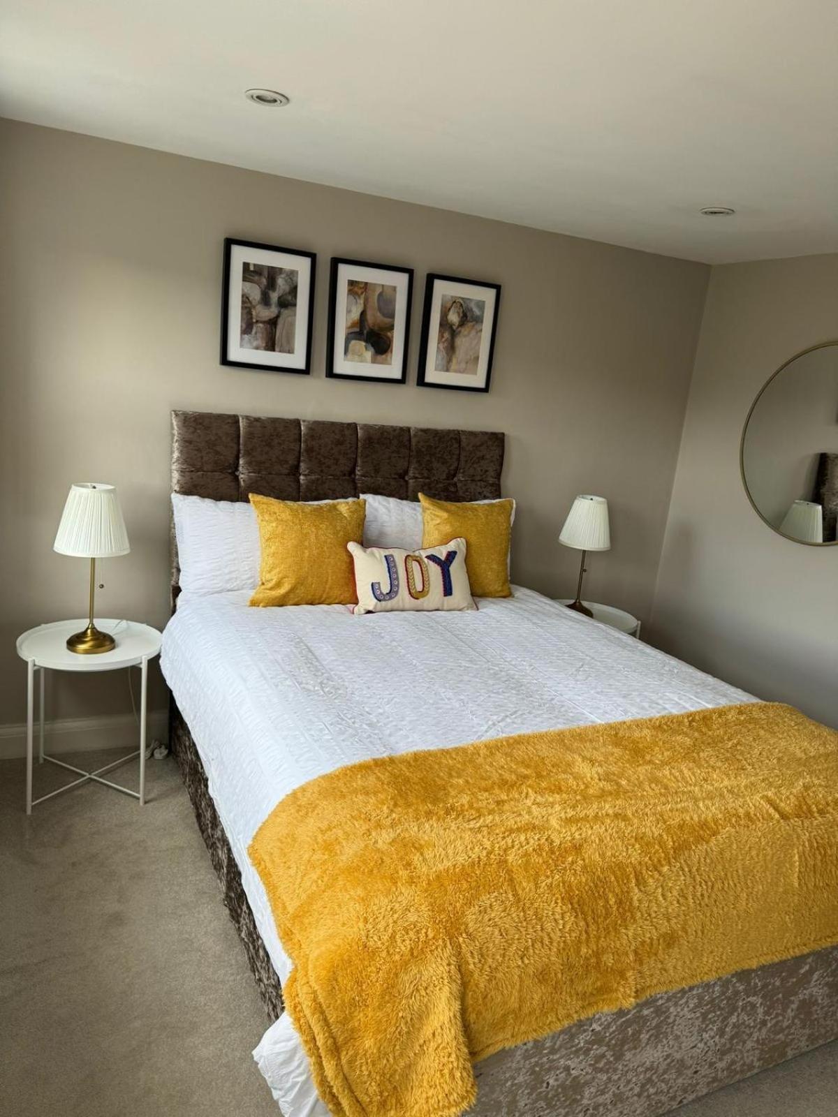 Brentford Guest Rooms ภายนอก รูปภาพ